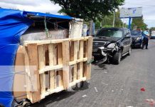 Conductor de camión pierde control y se vuelca en la Carretera Norte, Managua Foto: Vuelco de camión en Carretera Norte, Managua / TN8