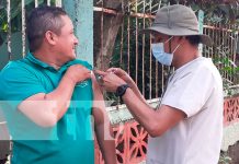 Familias se inmunizan contra el Covid 19 en Tipitapa