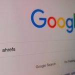 Lanzan un nuevo buscador: «Yep» le hará competencia a «Google» Google tiene nuevo rival, Ahrefs lanza su buscador «Yep»