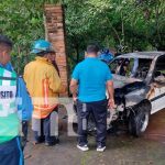 Carro se prende en llamas tras accidente sobre la carretera Masaya, Granada Carro se prende en llamas tras accidente sobre la carretera Masaya, Managua