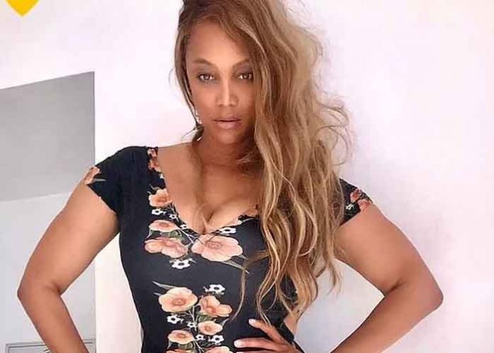 ¡Sin miedo a nada! Tyra Banks es vista cómoda y sin maquillaje
