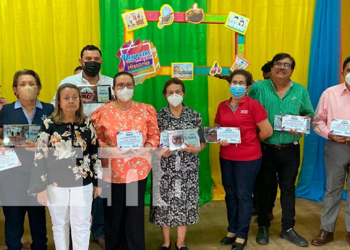 1 Entregan reconocimiento a negocios con mayor historia en Juigalpa