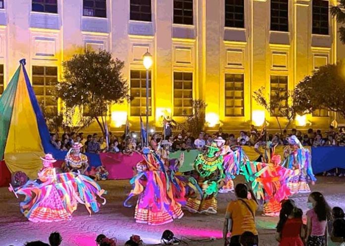 Realizan danza y ballet con amor a héroes y mártires de la revolución