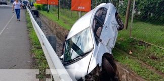 ¡De milagro! Conductor sobrevive a aparatoso accidente en C.Masaya