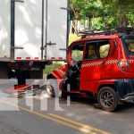 Conductor de vehículo lesionado tras chocar contra un camión en Diriamba Conductor de vehículo lesionado tras chocar contra un camión en Diriamba