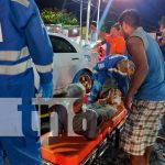 Mala maniobra de un conductor deja a peatón con un pie fracturado en Managua Irrespeto a línea continua deja a un peatón con un pie fracturado en Managua