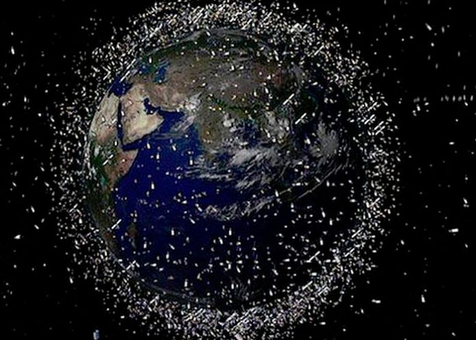 2 Probabilidad que cohete espacial en caída libre mate a una persona en el mundo.