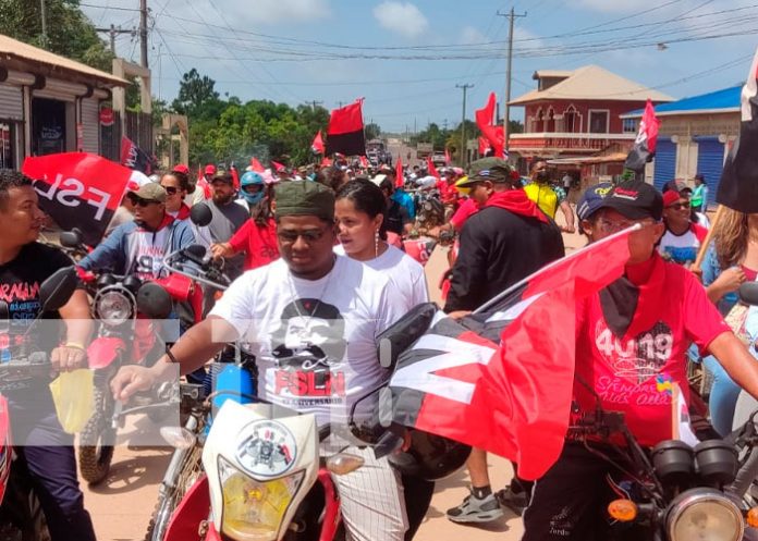 Bilwi realiza caravana en el Día de la alegría