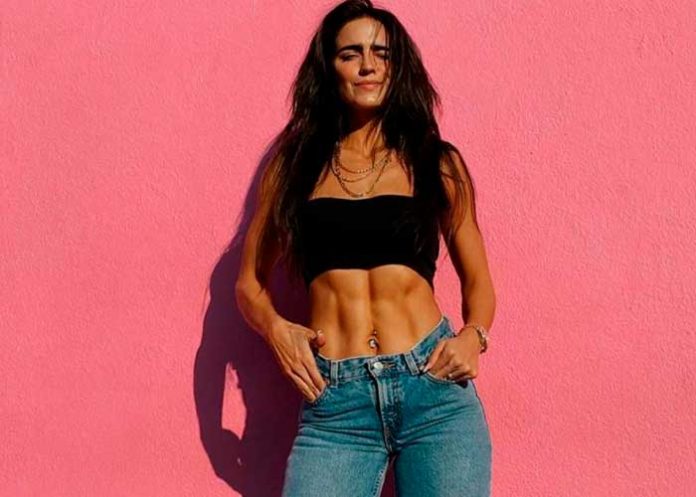 2 Bárbara de Regil, con erótico gesto a su pareja prende Instagram