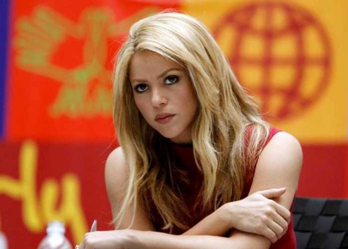 Fiscalía española pide 8 años de prisión para Shakira