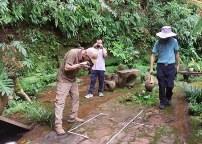 Científicos encuentran huellas de dinosaurios en restaurante