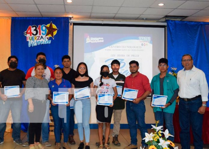 INATEC-Chinandega entrega reconocimiento a estudiantes destacados