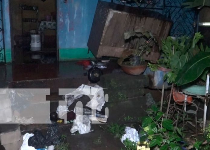 3 Aparente negligencia con plancha, provoca incendio en Moyogalpa