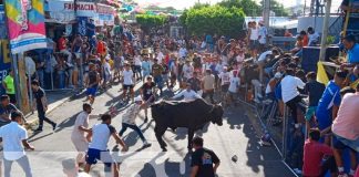 Tradicional corrida de toros en barrio San José Oriental, Managua