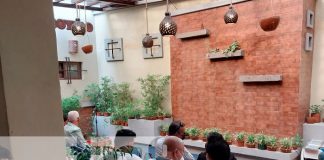 Alcaldía de Managua entrega reconocimiento a negocios históricos