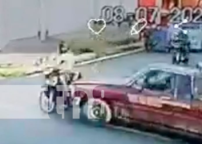 3 Motociclista sobrevive al impacto de una camioneta en Chinandega