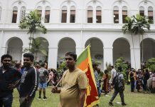 Manifestantes tomaron instalaciones del primer ministro de Sri Lanka