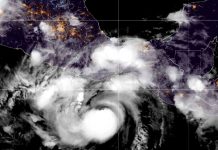 Del Atlántico al Pacífico: Bonnie se convierte en huracán en México Del Atlántico al Pacífico: Bonnie se convierte en huracán en México