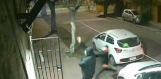 Frustra el robo de su carro lanzando las llaves al techo