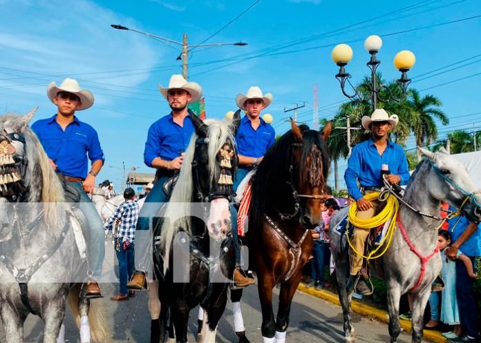 Chinandega se une al tradicional desfile hípico en honor a Santa Ana