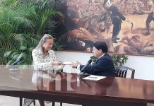 Nueva embajadora de España en Nicaragua entrega copias de estilo Nueva embajadora de España en Nicaragua entrega copias de estilo