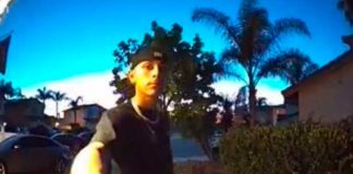 Recompensan con 13 mil dólares a joven por entregar un bolso perdido