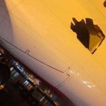 Con rumbo a Australia: Avión voló más de 14 horas con un agujero en el costado Avión voló más de 14 horas con un agujero en el costado