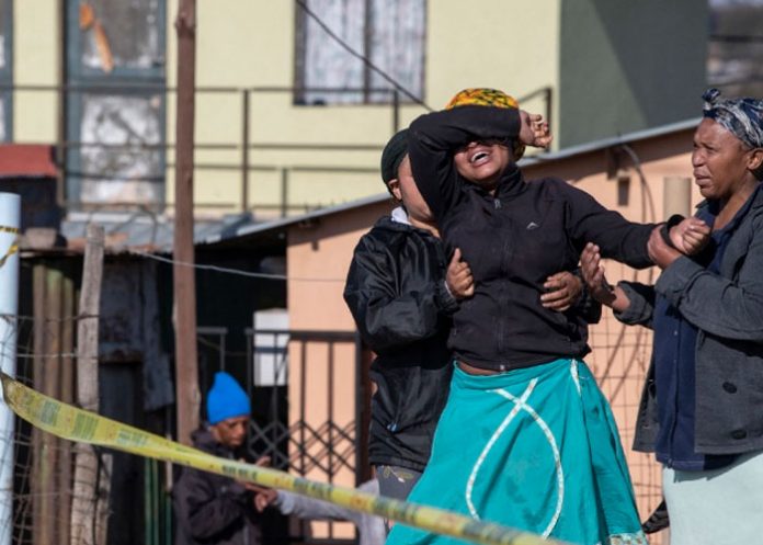 Tiroteos en dos bares de Sudáfrica dejan al menos 19 muertos