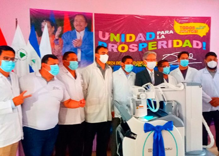 Embajada de Japón entrega equipos de rayos X a hospital de Jinotepe