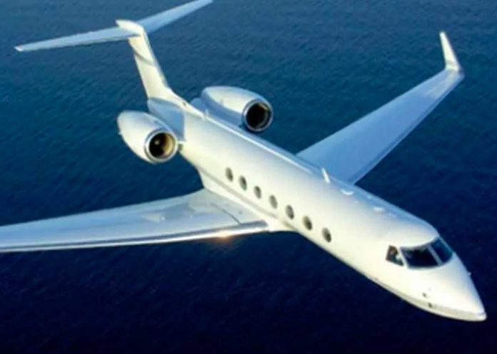 Foto: Un avión en la India se llena de humo - Cortesía