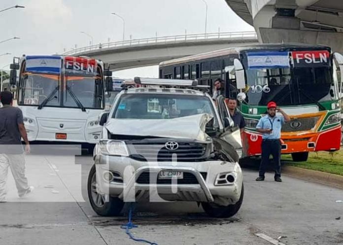 Distracción al volante casi le cuesta la vida a conductor de Managua