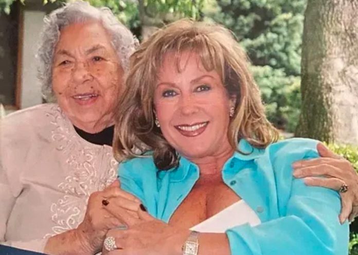 Laura le sacó los trapos al sol a cantante mexicana Thalía