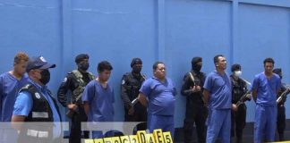 Varios sujetos tras las rejas en León