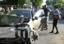 Aparatoso accidente en Managua: Una joven salió catapultada Accidente de tránsito en sector del busto de José Martí, Managua