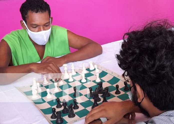 Mañana de ciencia y deporte con ajedrez en el Hospital Psicosocial