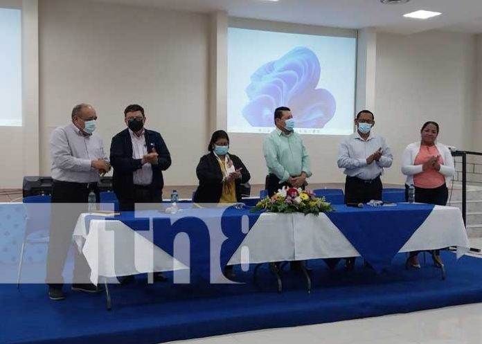 Congreso con autoridades educativas en Nicaragua