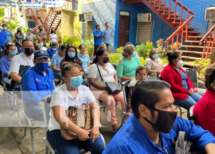 MINED y ALMA conmemoran la bandera de Nicaragua