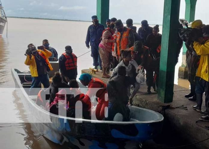 bluefields-lluvias-81 Familias que llegan evacuadas a Bluefields