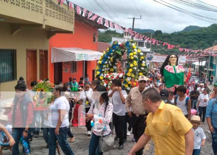 Tradición y cultura en el tope de los niños en Boaco