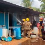 Bomberos sofocan incendio en un comercio en Bilwi