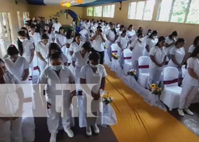 Estudiantes de enfermería se especializan con Universidad en el Campo en Matiguás