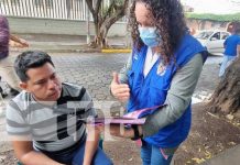 Promocionan la Cartilla de la Mujer en el barrio San Judas de Managua Recorrido por Managua para presentar cartilla de prevención de femicidios