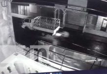 ¡No estaba en la raya! Motorizado vive para contarla en Matiguás (VIDEO) Aparatoso accidente de tránsito en Matiguás