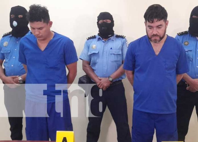 Conferencia de prensa por incautación de cocaína en Managua