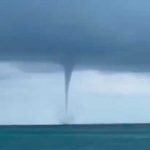 ¡Tiempos apocalípticos! Captan dos trombas marinas en Colombia