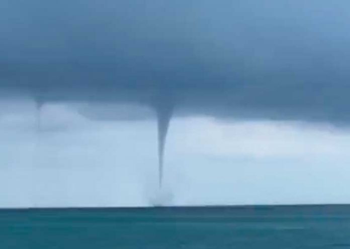 ¡Tiempos apocalípticos! Captan dos trombas marinas en Colombia