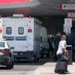 Mujer desata tiroteo en aeropuerto de Dallas, resulta herida y es detenida