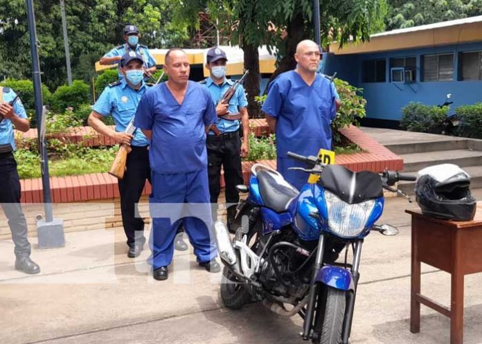 Delincuentes capturados por asalto en Managua