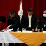 Movimiento indígena firma acta por la paz y cesan marchas en Ecuador