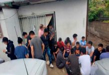 Rescatan al menos 24 migrantes que eran extorsionados por los «coyotes» Rescatan al menos 24 migrantes que eran extorsionados por los "coyotes"